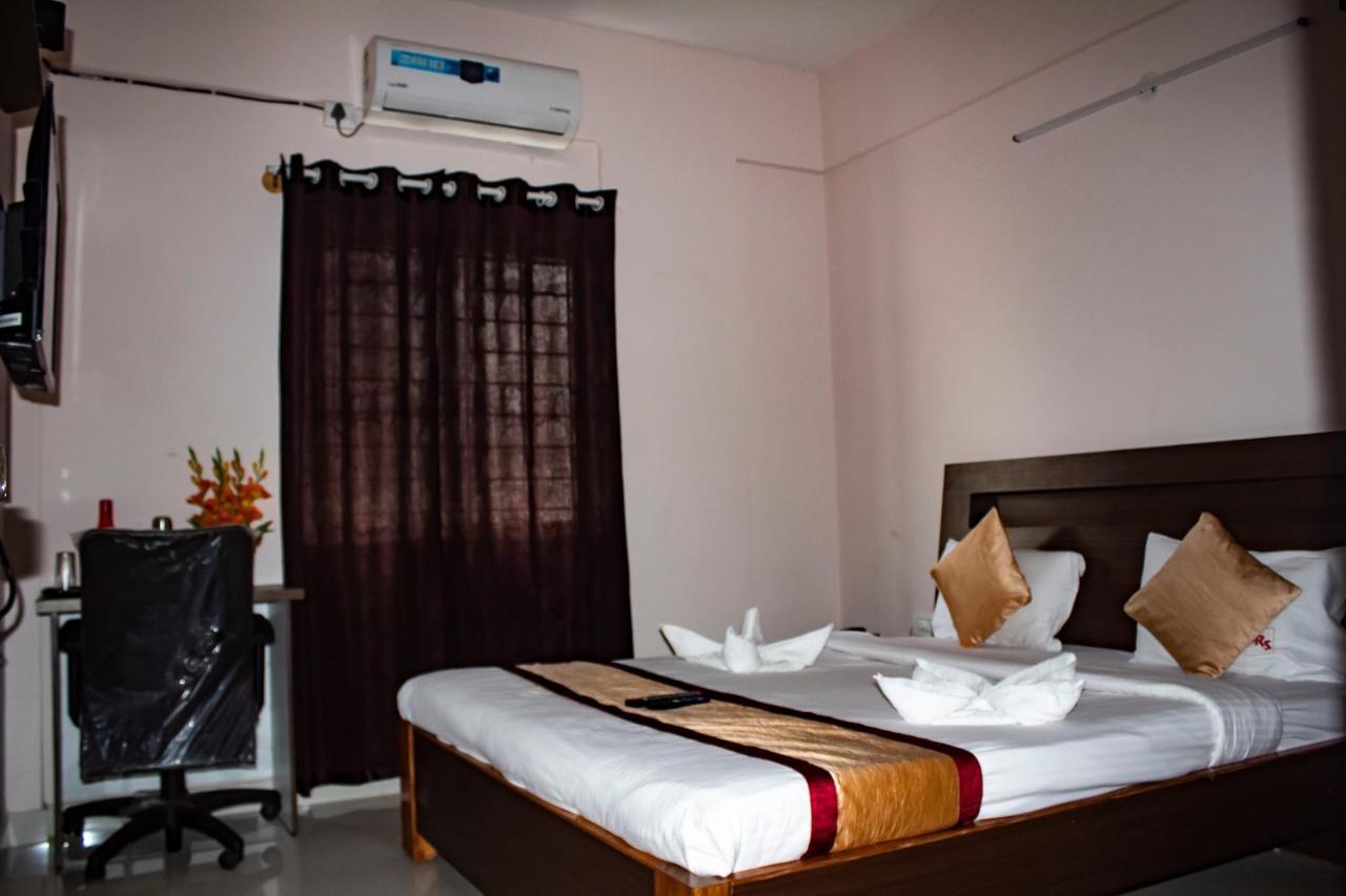Hotel Royal Suites Bangalore Eksteriør billede
